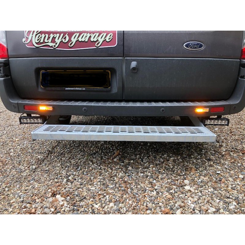 LED Flash-lampe 6x3W. Amber. 9-30v. Die-cast bundplade. IP67. Natsænkning.ECE R65. R10. 26 blinkmønster. 3m ledning