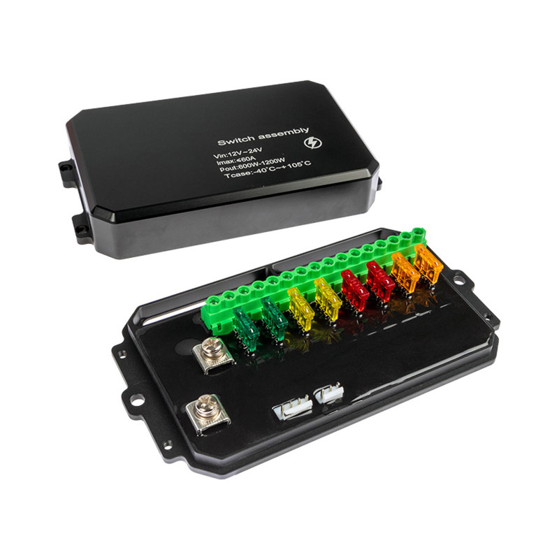 Switch Panel. 12-24V. 8 udgange. 2x5A. 2x10A. 2x20A. 2x20A. IP67.  inkl 100 stk symboler til trykpan