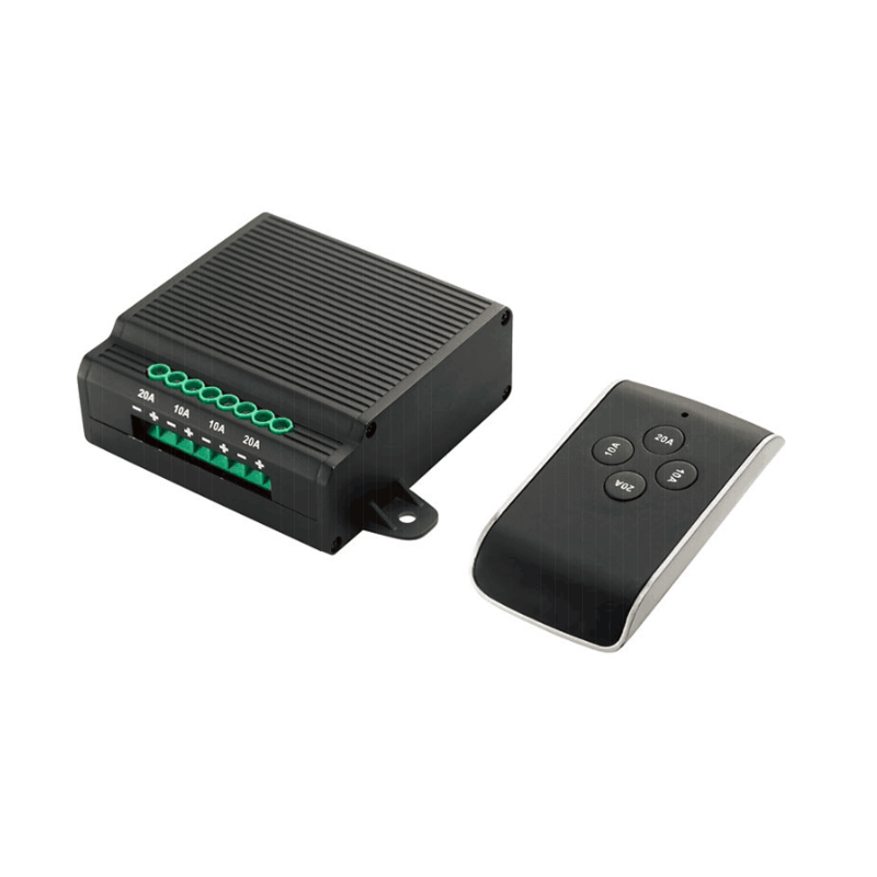 Fjernbetjent relæ-box 4ch. 2x20A + 2x10A. 11-15v. inkl fjernbetjening